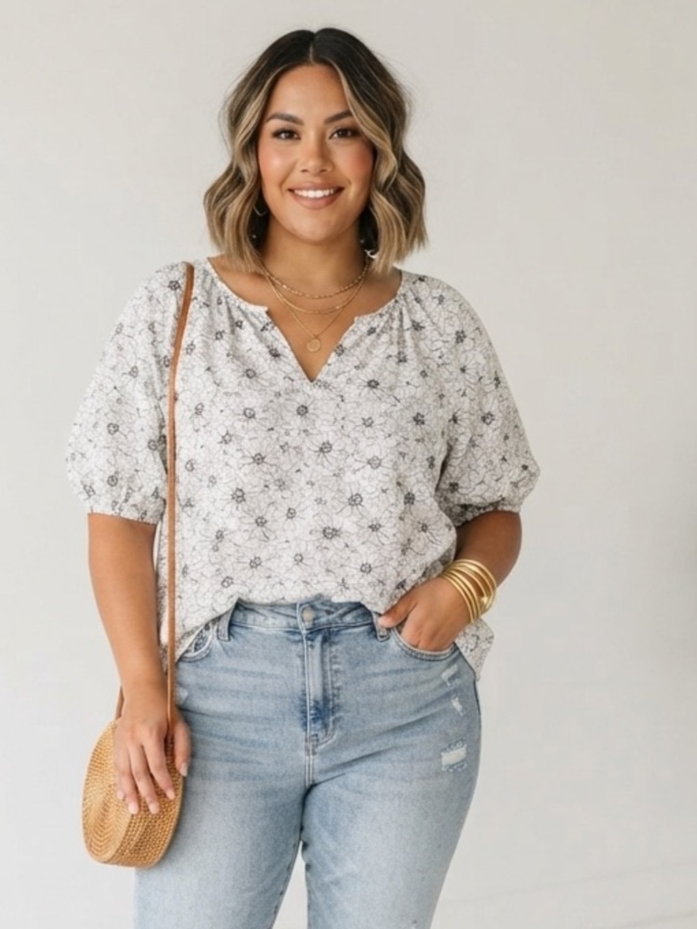 Lane Bryant Women’s Floral Print Blouse Short Sleeve V Neck Notch. Size 26/28